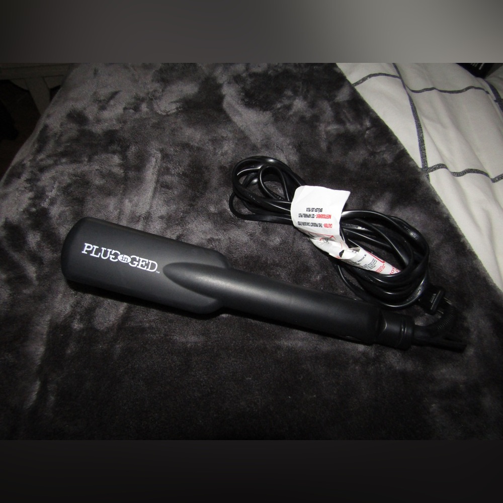 Hair Straightener - Picture 3 of 3